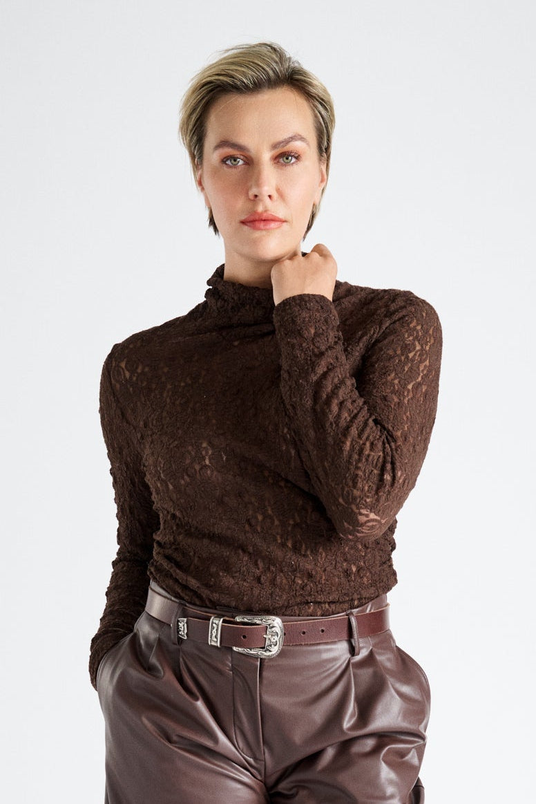 Brązowy koronkowy golf pod sweter