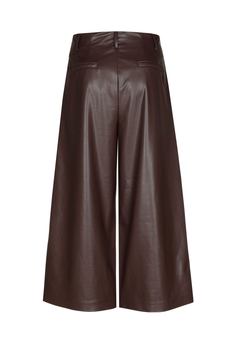 Szerokie culottes z ekoskóry